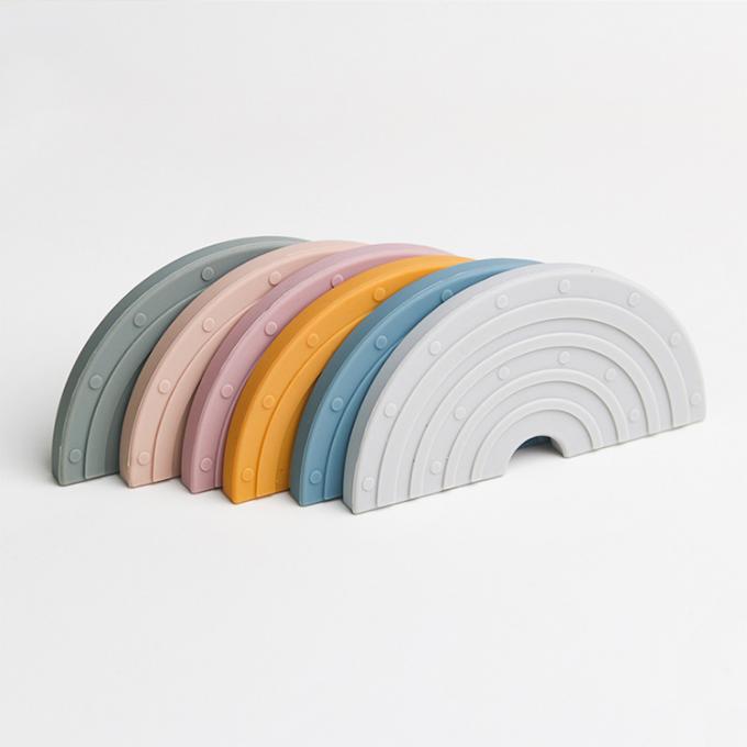 2021 juguete libre de encargo de Teether del silicón de la dentición del bebé del arco iris del silicón del nuevo producto BPA