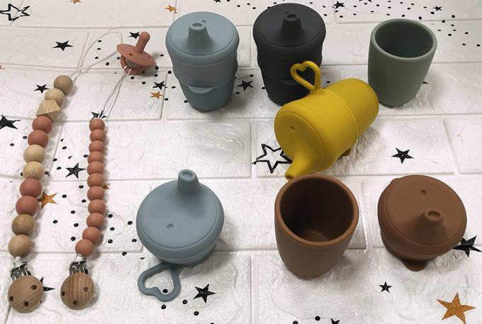 2021 niños libres irrompibles de las tazas de Sippy del bebé del silicón de las tapas de la taza de BPA Sippy
