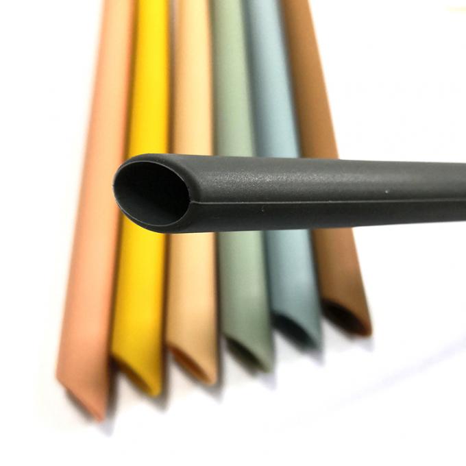 Nuevo bebé colorido que tiende del logotipo 2020 de encargo que alimenta la paja de beber del silicón de Eco