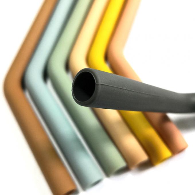 Nuevo bebé colorido que tiende del logotipo 2020 de encargo que alimenta la paja de beber del silicón de Eco
