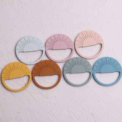 Cute Shape Food Grade Silicone Baby Teether BPA Free Silicone Teether 9*9*0.7cm