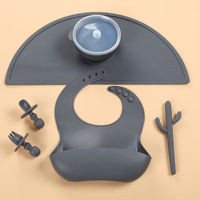 El color 6PCS hizo juego el lavaplatos de alimentación Safe For Toddler de los sistemas del silicón